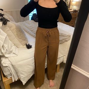 Brown tie waste pants that can be dressed up or down! Size medium